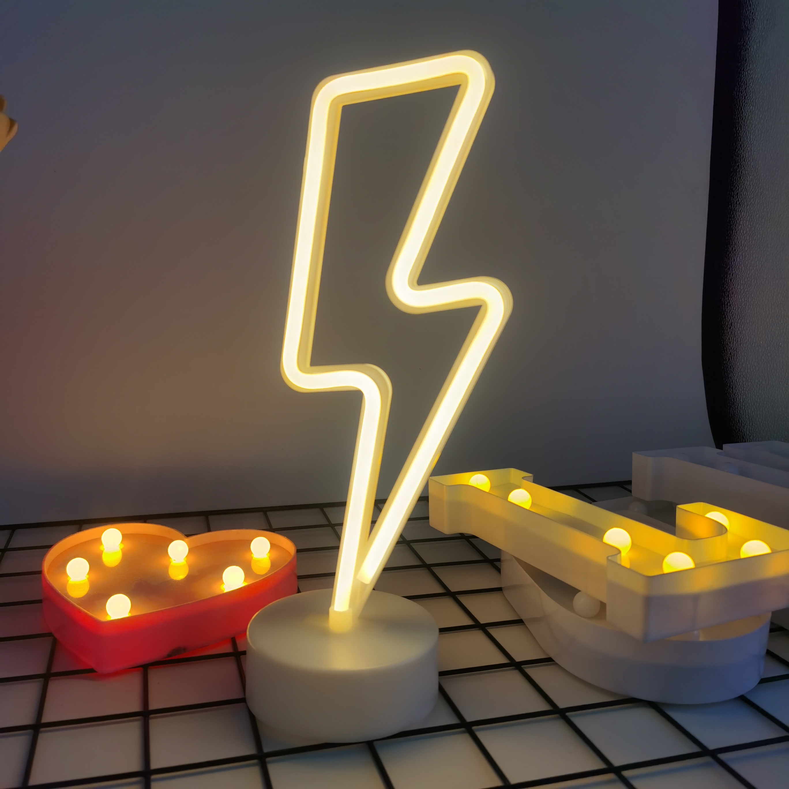 Lightning LED neon light, USB  – Party Games Switch recenzja i cena